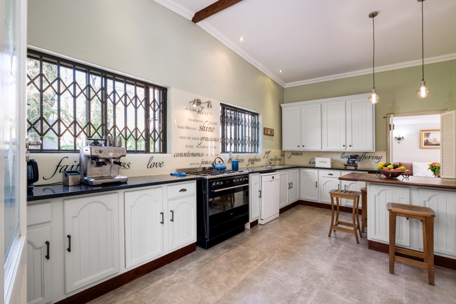 5 Bedroom Property for Sale in Victory Park Gauteng