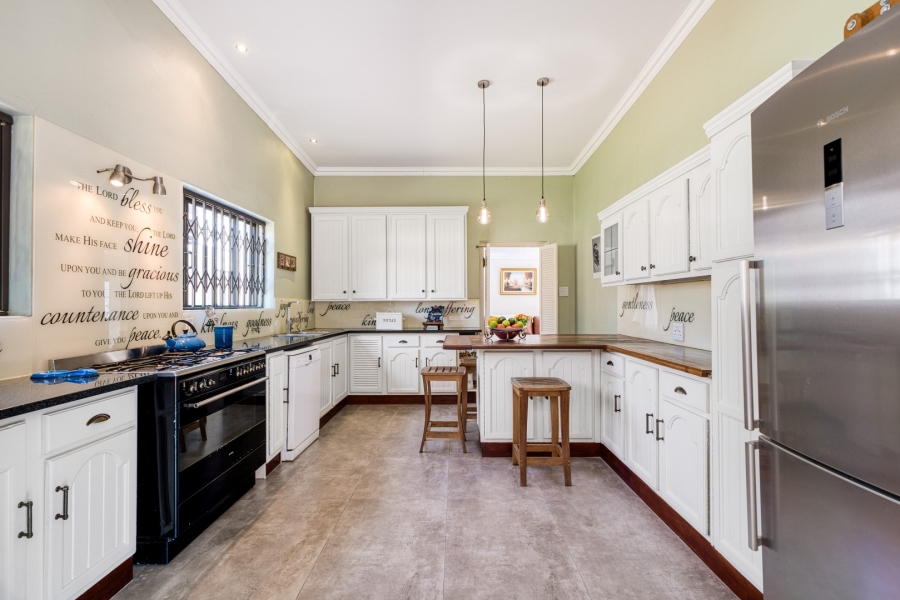5 Bedroom Property for Sale in Victory Park Gauteng