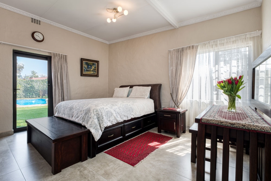 5 Bedroom Property for Sale in Victory Park Gauteng