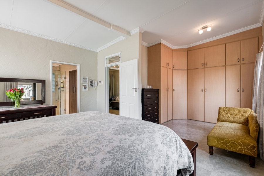 5 Bedroom Property for Sale in Victory Park Gauteng