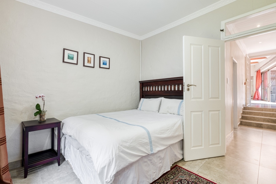 5 Bedroom Property for Sale in Victory Park Gauteng