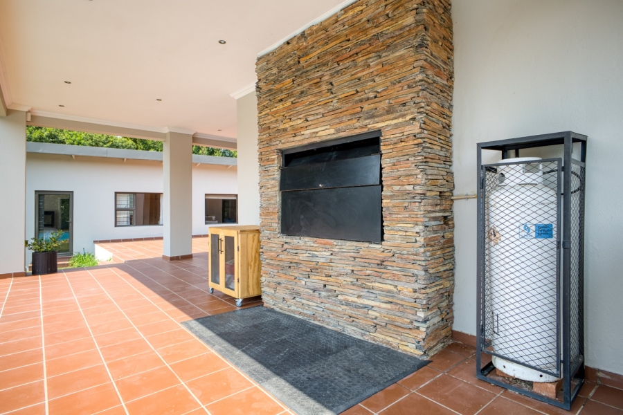 5 Bedroom Property for Sale in Victory Park Gauteng