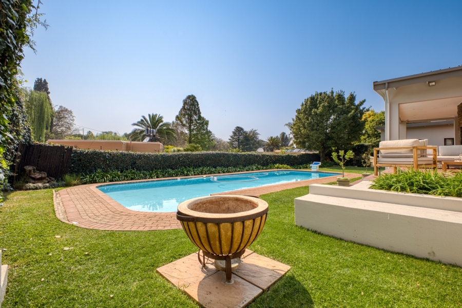 5 Bedroom Property for Sale in Victory Park Gauteng