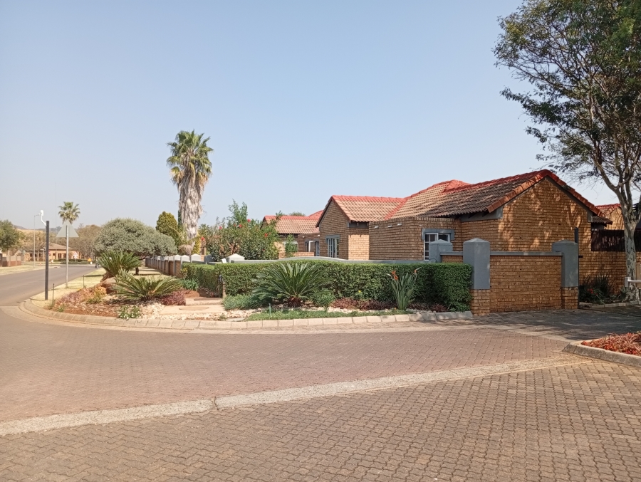 2 Bedroom Property for Sale in Equestria Gauteng