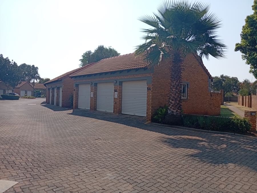 2 Bedroom Property for Sale in Equestria Gauteng