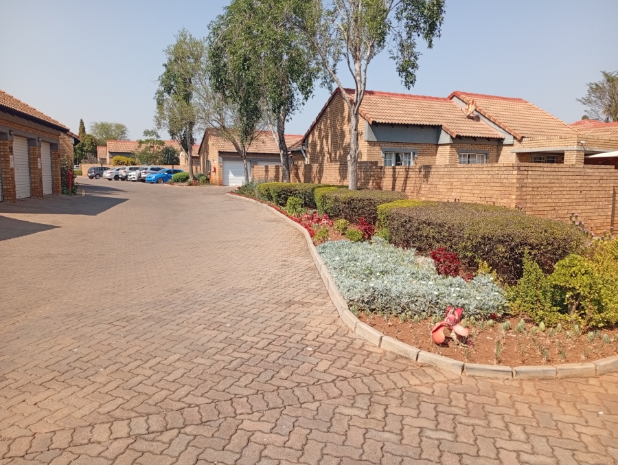 2 Bedroom Property for Sale in Equestria Gauteng