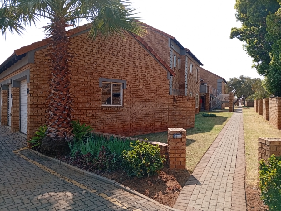 2 Bedroom Property for Sale in Equestria Gauteng
