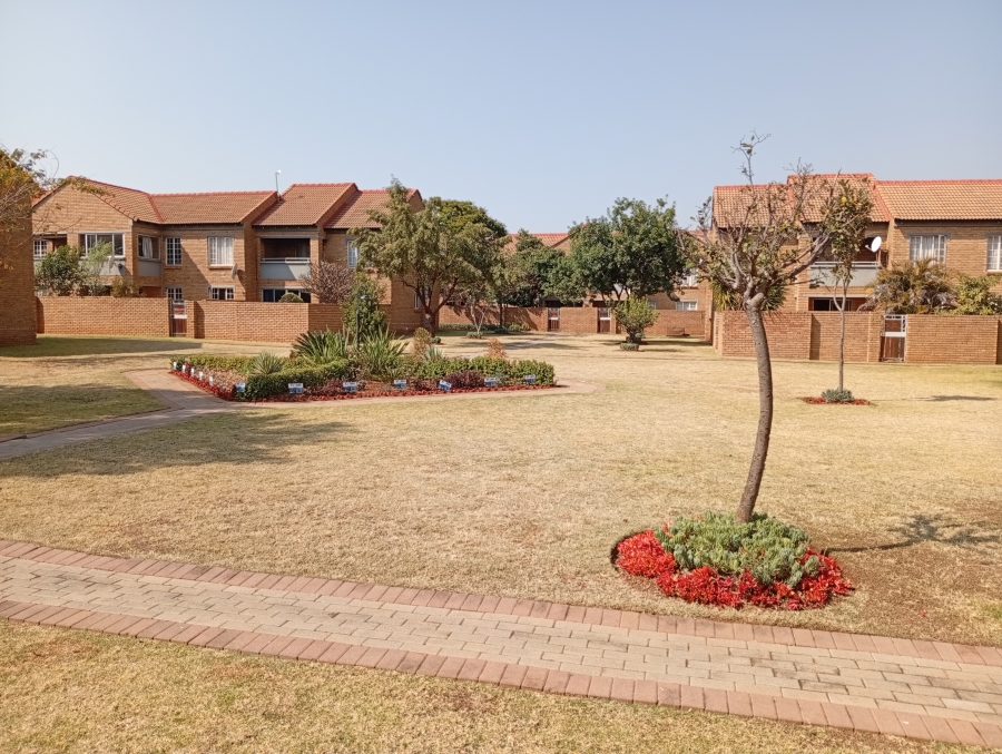 2 Bedroom Property for Sale in Equestria Gauteng