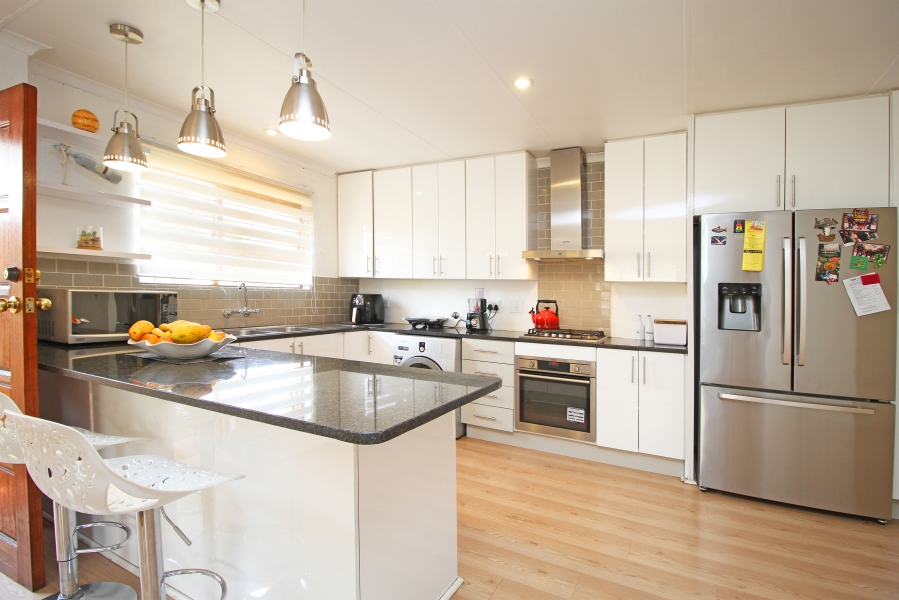 3 Bedroom Property for Sale in Sharonlea Gauteng