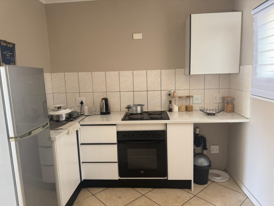 To Let 2 Bedroom Property for Rent in Greenhills Gauteng