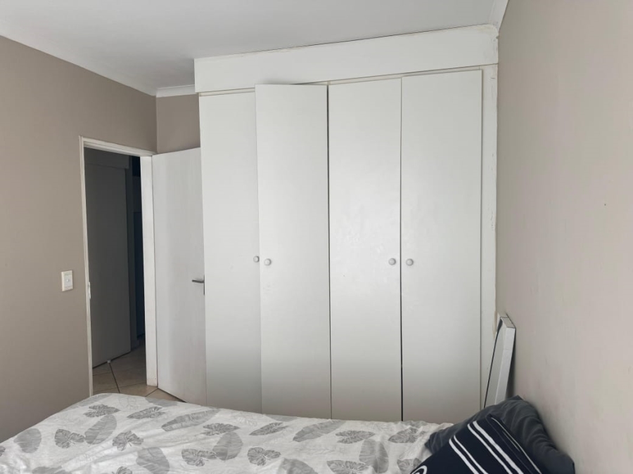 To Let 2 Bedroom Property for Rent in Greenhills Gauteng