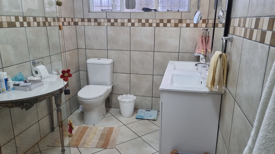 4 Bedroom Property for Sale in Clydesdale Gauteng