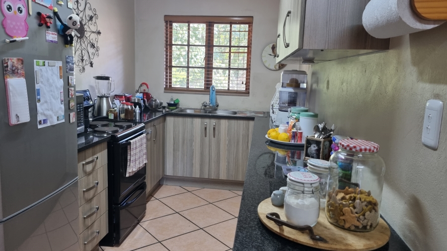 4 Bedroom Property for Sale in Clydesdale Gauteng