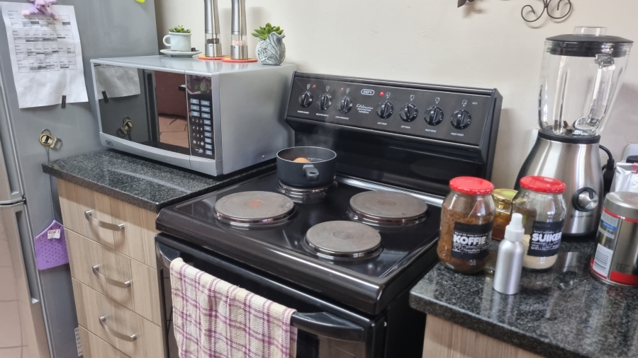 4 Bedroom Property for Sale in Clydesdale Gauteng