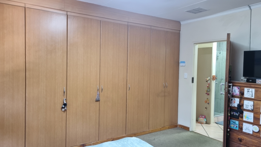 4 Bedroom Property for Sale in Clydesdale Gauteng