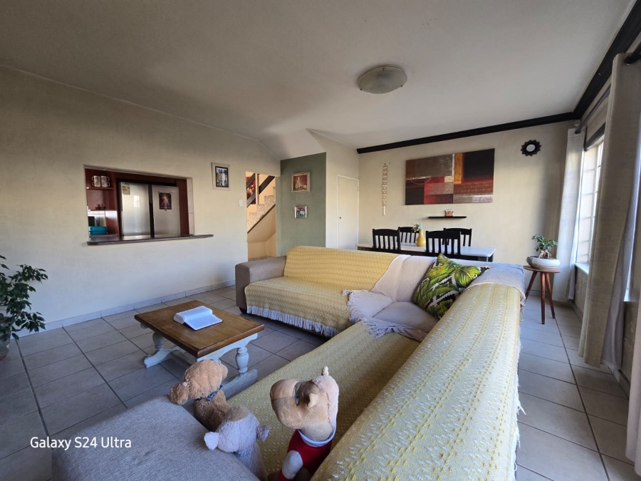 3 Bedroom Property for Sale in Klippoortje Gauteng