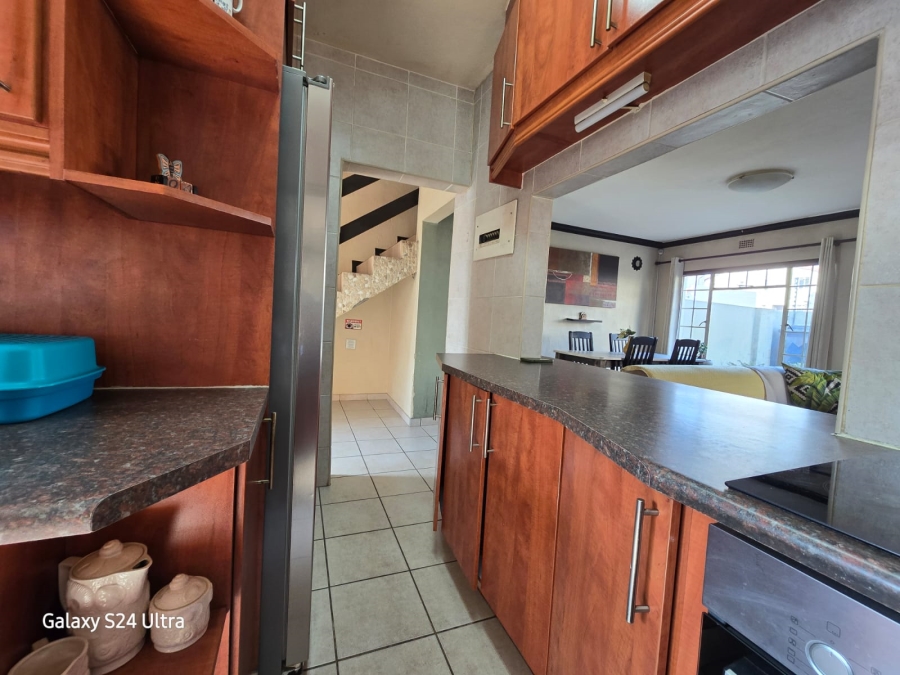3 Bedroom Property for Sale in Klippoortje Gauteng