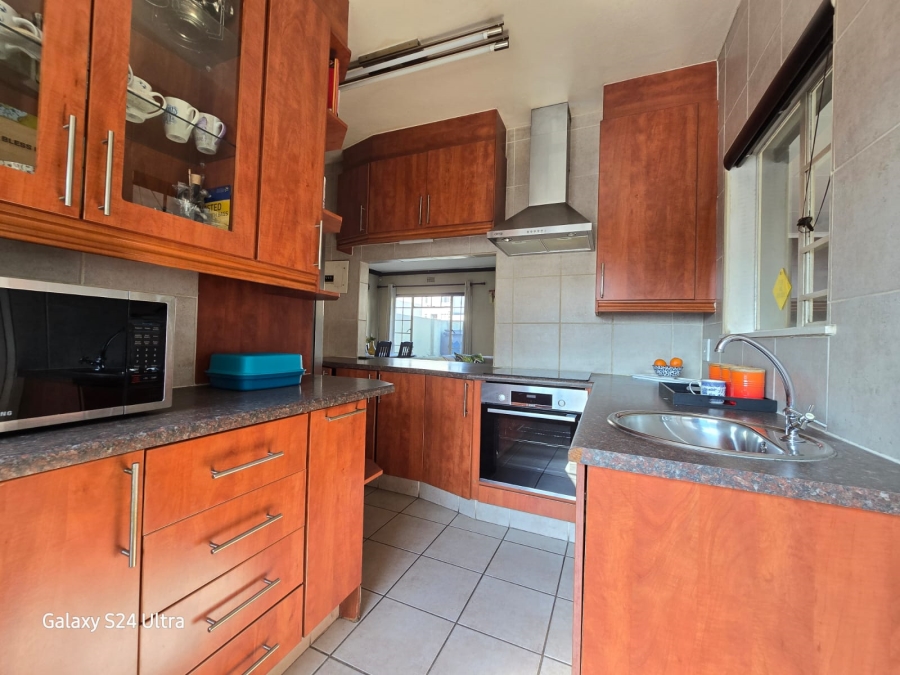 3 Bedroom Property for Sale in Klippoortje Gauteng