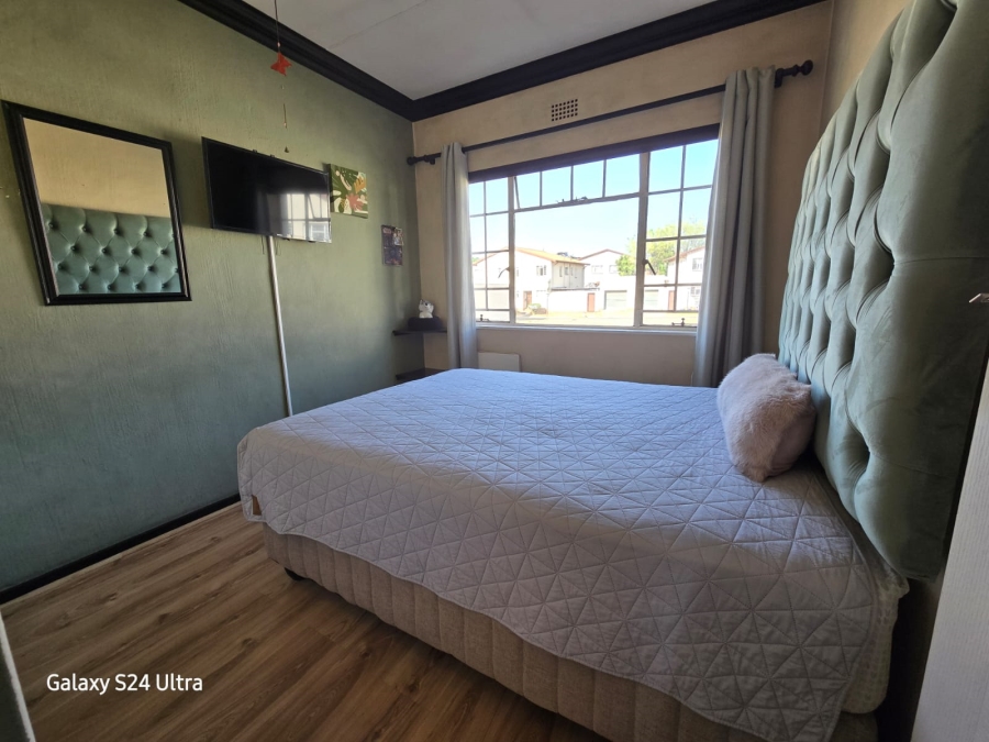 3 Bedroom Property for Sale in Klippoortje Gauteng