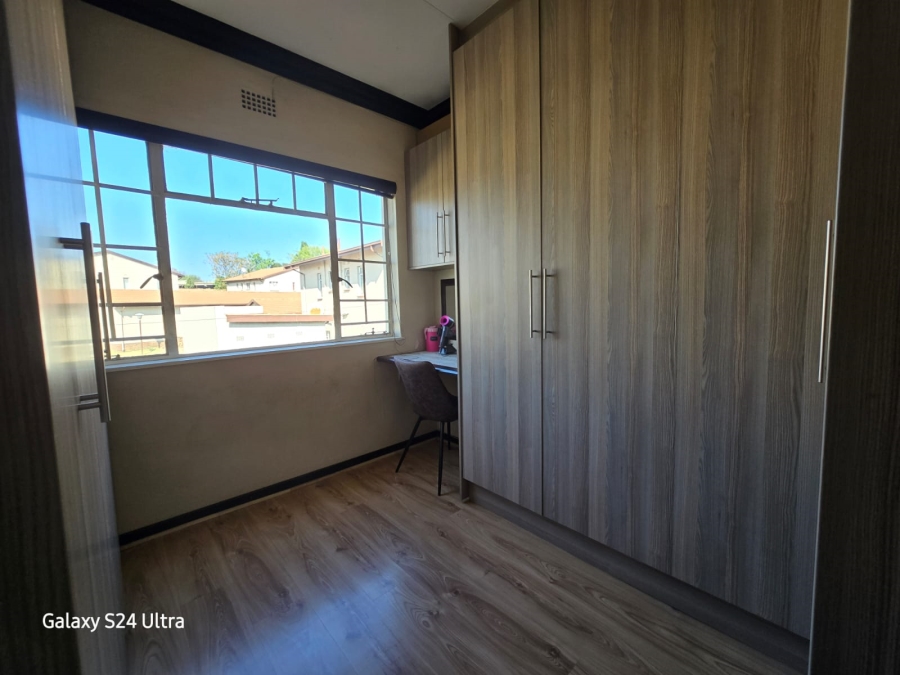 3 Bedroom Property for Sale in Klippoortje Gauteng