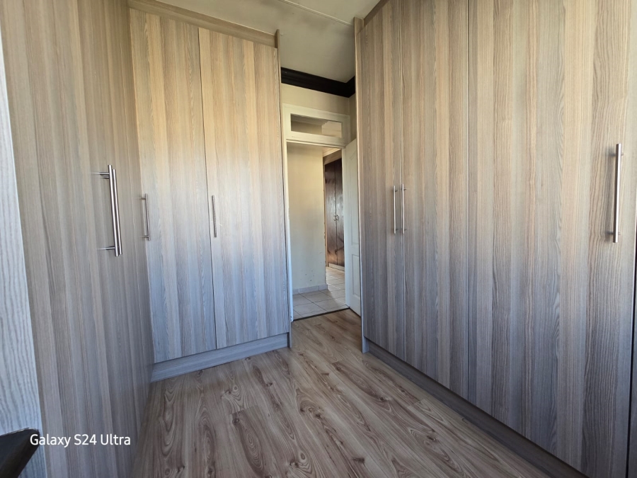 3 Bedroom Property for Sale in Klippoortje Gauteng