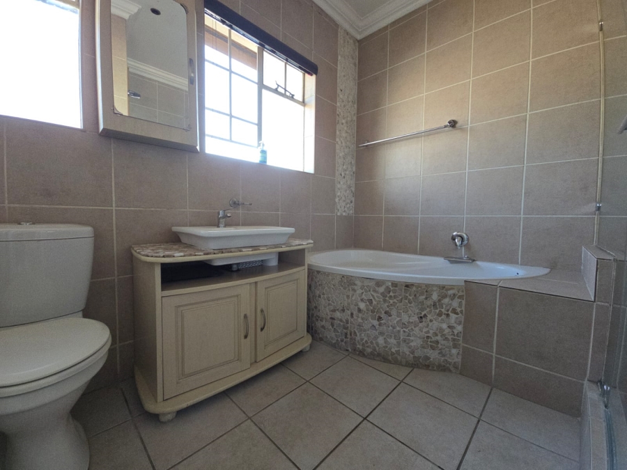 3 Bedroom Property for Sale in Klippoortje Gauteng