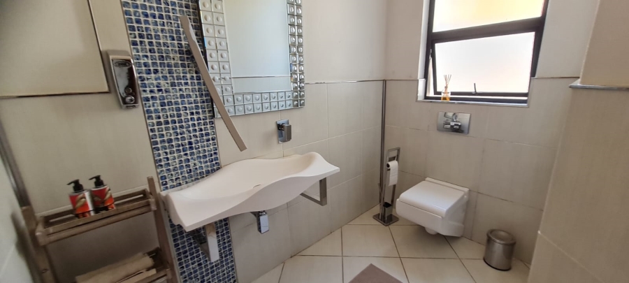 To Let 5 Bedroom Property for Rent in Bedfordview Gauteng
