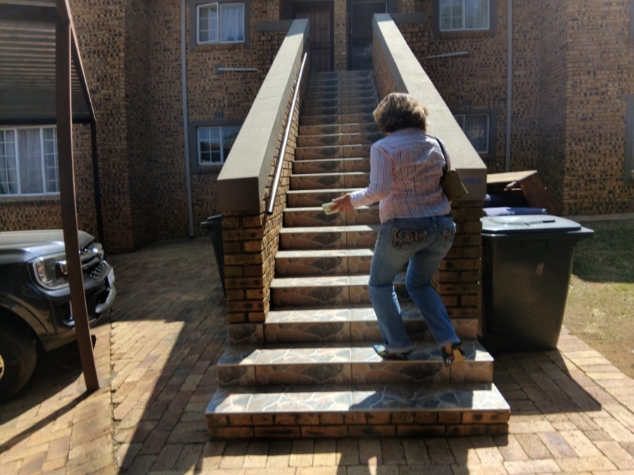 2 Bedroom Property for Sale in Strubensvallei Gauteng