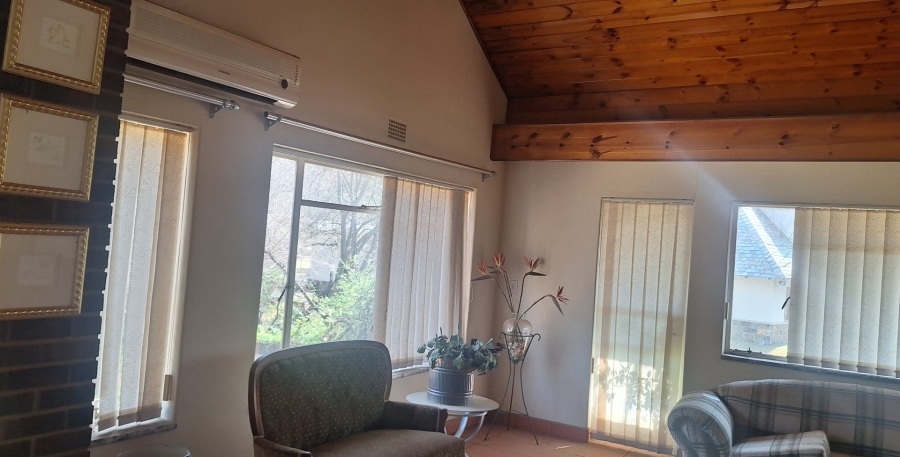 4 Bedroom Property for Sale in Lochvaal Gauteng