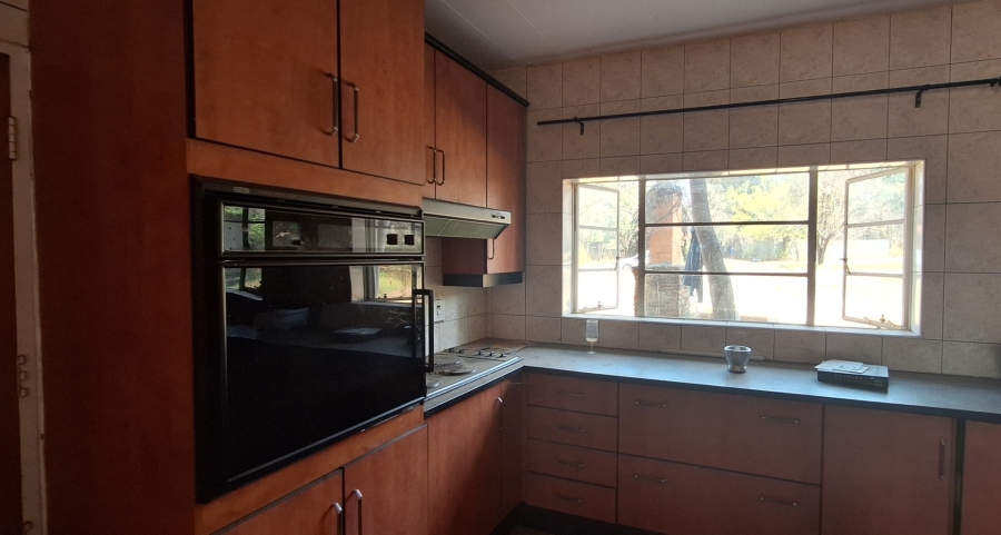 4 Bedroom Property for Sale in Lochvaal Gauteng