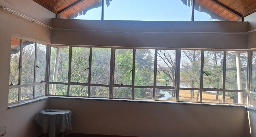 4 Bedroom Property for Sale in Lochvaal Gauteng