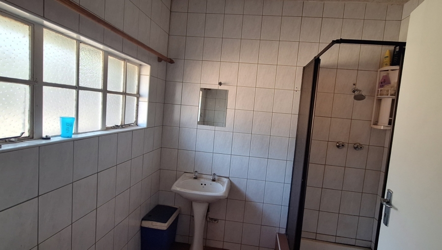 4 Bedroom Property for Sale in Lochvaal Gauteng