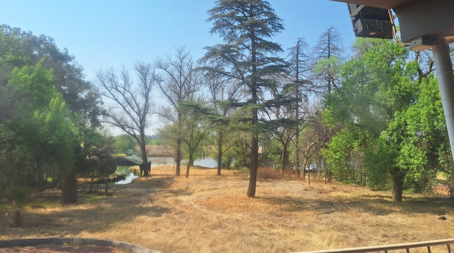 4 Bedroom Property for Sale in Lochvaal Gauteng