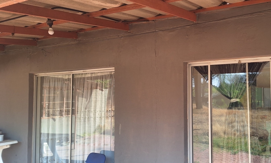 4 Bedroom Property for Sale in Lochvaal Gauteng