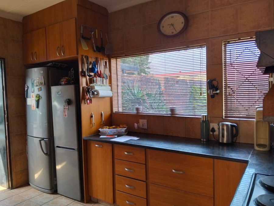 3 Bedroom Property for Sale in Edleen Gauteng