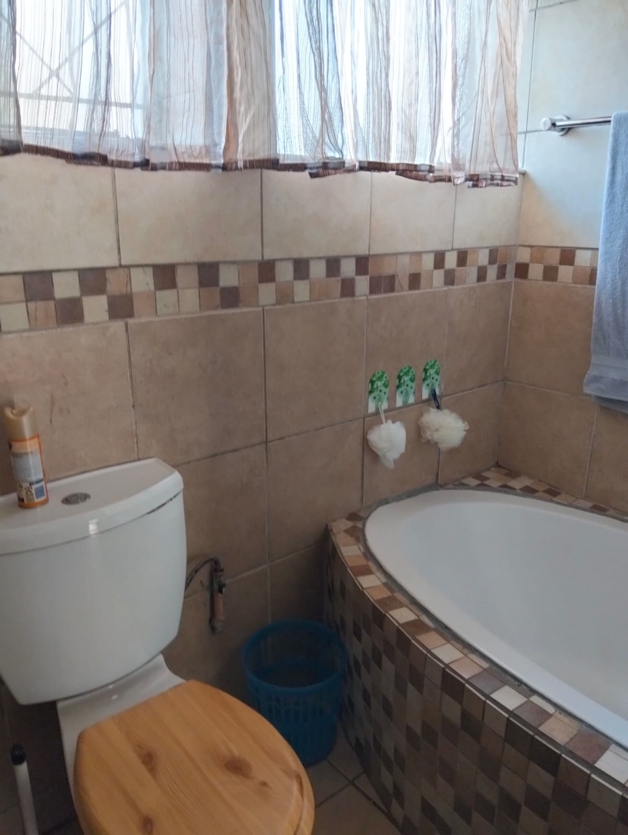 3 Bedroom Property for Sale in Edleen Gauteng