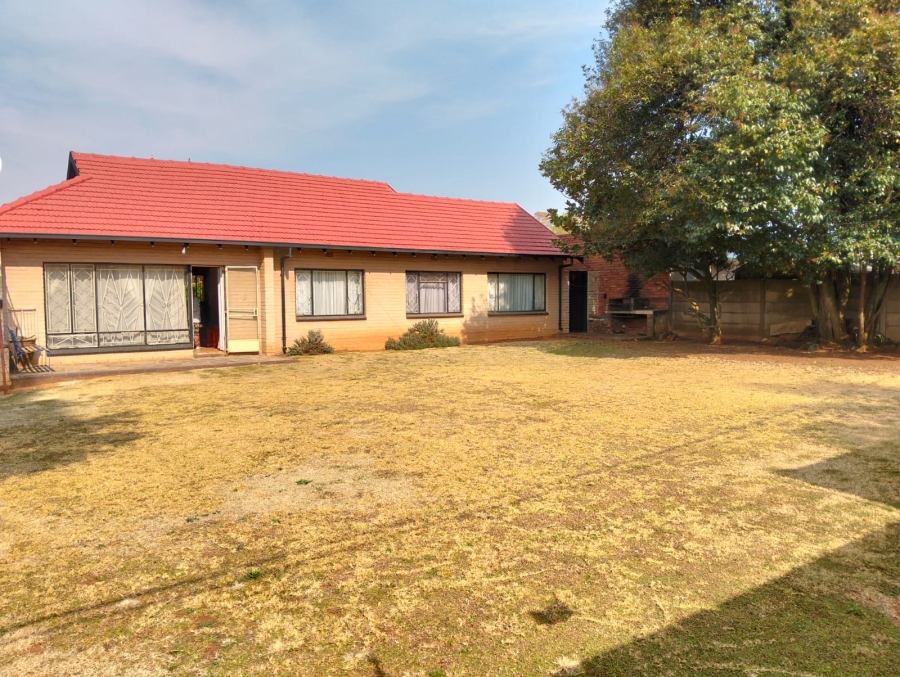 3 Bedroom Property for Sale in Edleen Gauteng
