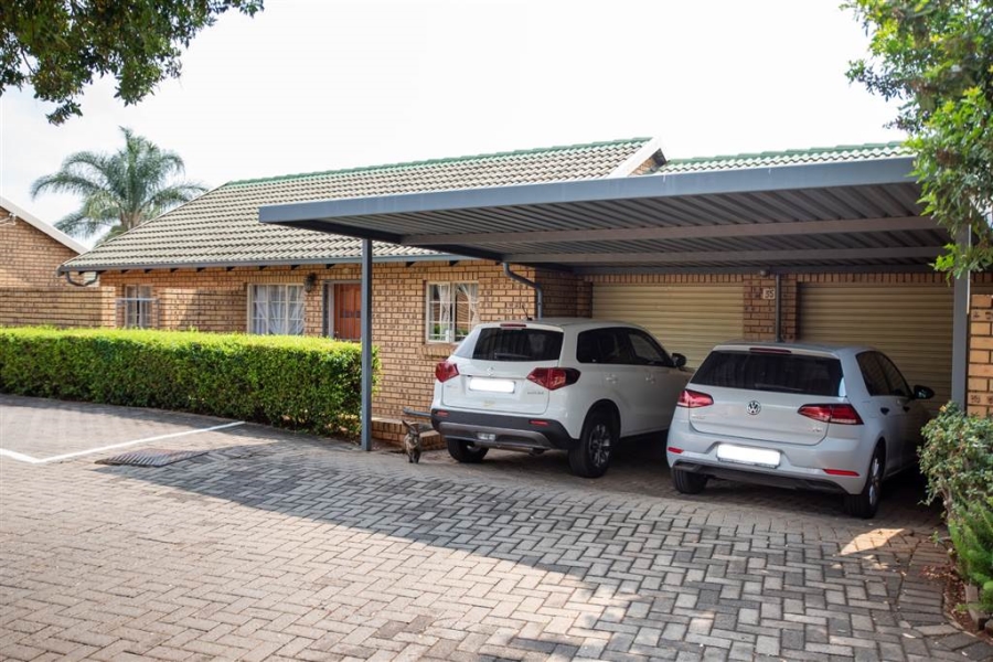 To Let 2 Bedroom Property for Rent in Equestria Gauteng