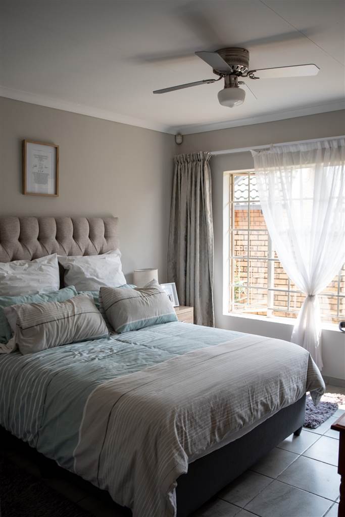 To Let 2 Bedroom Property for Rent in Equestria Gauteng
