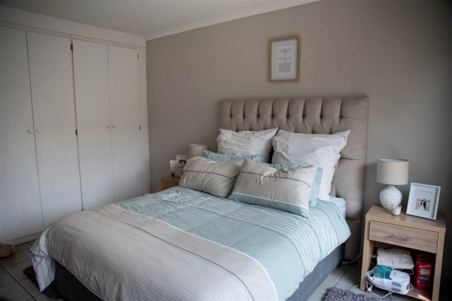 To Let 2 Bedroom Property for Rent in Equestria Gauteng