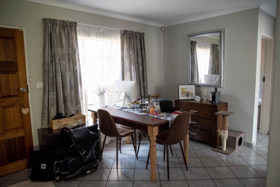 To Let 2 Bedroom Property for Rent in Equestria Gauteng
