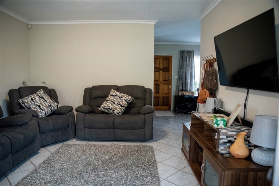 To Let 2 Bedroom Property for Rent in Equestria Gauteng