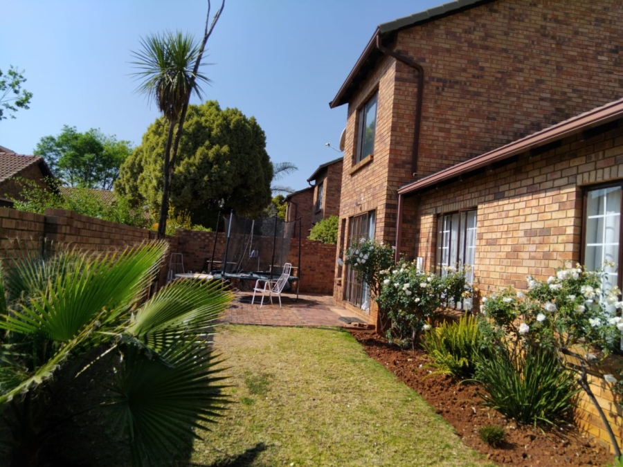 3 Bedroom Property for Sale in Weltevreden Park Gauteng