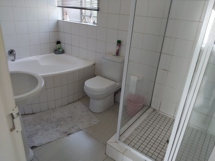 3 Bedroom Property for Sale in Weltevreden Park Gauteng