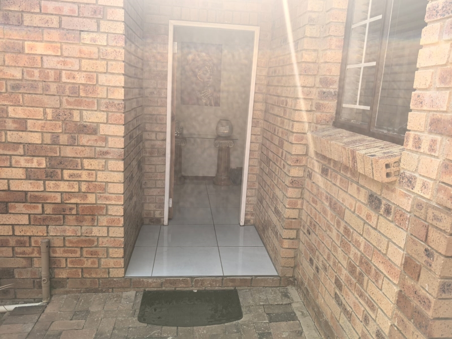 3 Bedroom Property for Sale in Weltevreden Park Gauteng