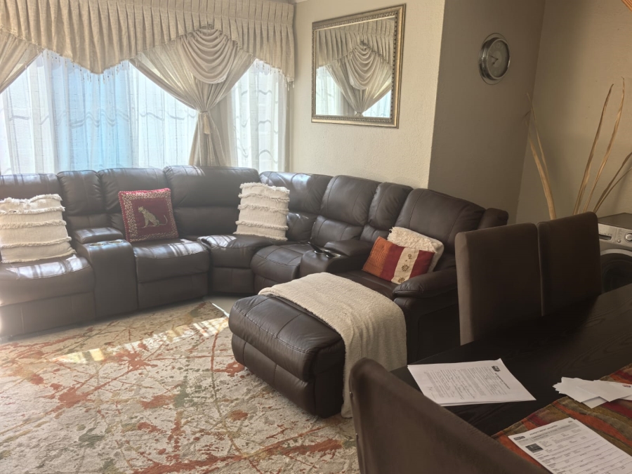 3 Bedroom Property for Sale in Weltevreden Park Gauteng