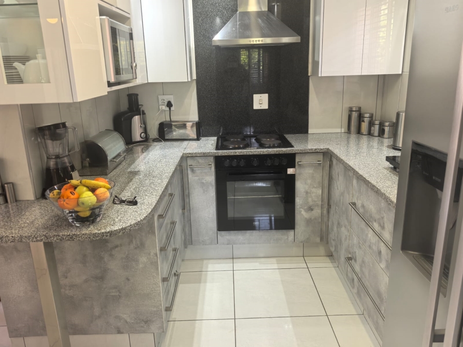 3 Bedroom Property for Sale in Weltevreden Park Gauteng