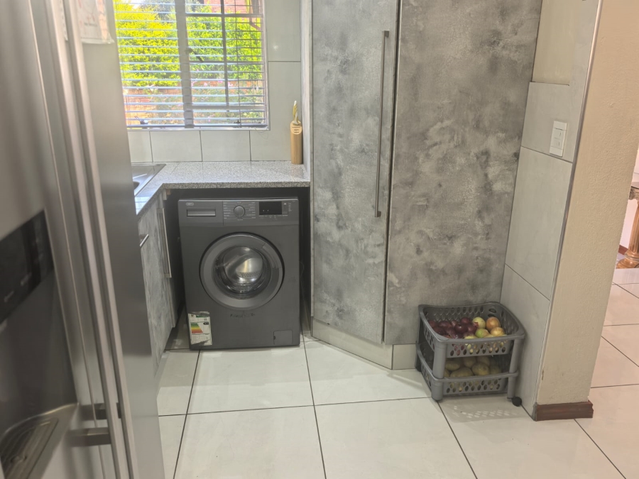 3 Bedroom Property for Sale in Weltevreden Park Gauteng