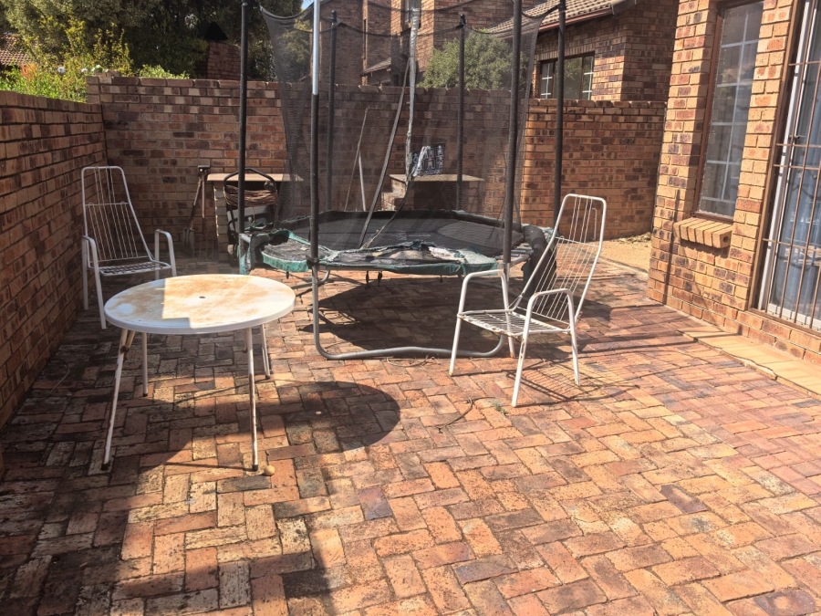 3 Bedroom Property for Sale in Weltevreden Park Gauteng