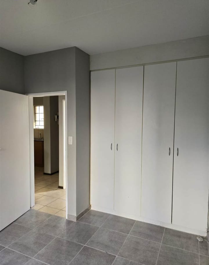 To Let 2 Bedroom Property for Rent in Grand Central Gauteng